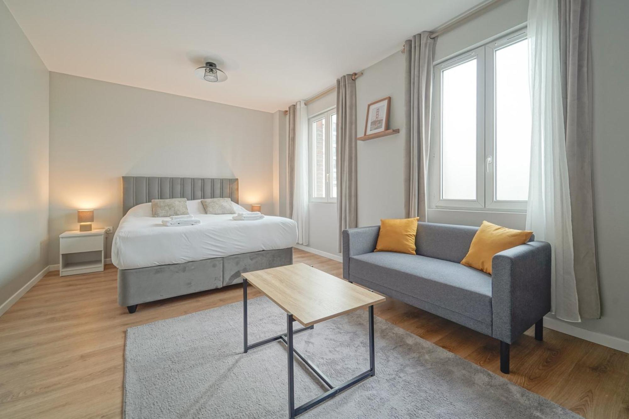 Trianon Saint Ouen Hotel Kültér fotó