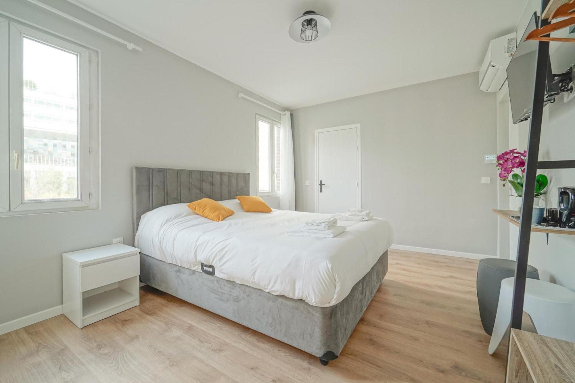 Trianon Saint Ouen Hotel Kültér fotó